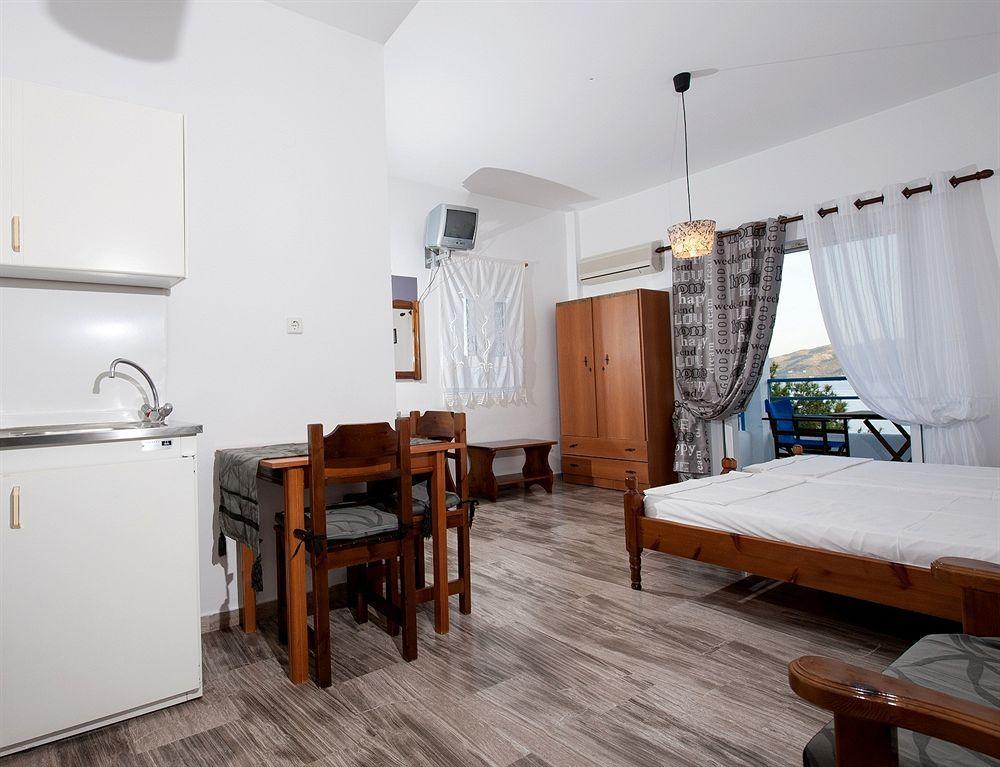 Apartahotel Christine Poros Town